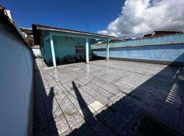 Casa · 97m² · 2 Quartos · 6 Vagas · Ótima casa isolada com 2 dormitórios e vaga de garagem para 6 carros, localizado no Jardim Princesa!