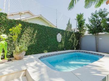 Casa · 190m² · 3 Quartos · 4 Vagas · Casa de alto padrão com elevador e piscina em condomínio no Passo das Pedras