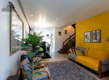 Casa · 115m² · 2 Quartos · 2 Vagas · Sobrado com 2 dormitórios, sendo 1 ampla suíte com banheira de hidromassagem, 2