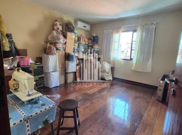 Casa · 243m² · 4 Quartos · 2 Vagas · Imperdível: Casa à venda em São Paulo-SP, no bairro Jardim Modelo, com 4 quartos, 1 suíte, 2 banheir