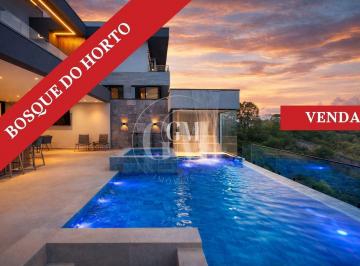 Casa · 537m² · 5 Quartos · 6 Vagas · Condomínio Bosque do Horto - Casa de Alto Padrão com 5 Suítes, Piscina Aquecida e Energia Solar no C