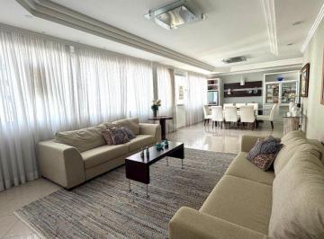 1 · Apartamento de 218m² com 4 quartos sendo 2 suítes no Centro