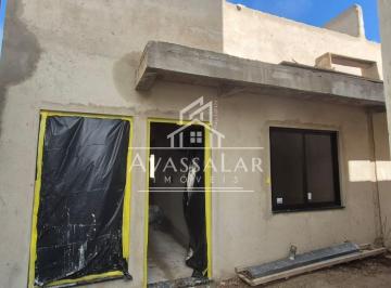 Casa · 60m² · 1 Quarto · 3 Vagas · Casa com 2 dormitórios, suíte e terraço à venda no Alto Boqueirão - Curitiba PR