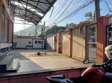 Frente recuada · ESPETÁCULO, PRÉDIO COMERCIAL E MUITAS FINALIDADES