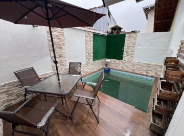 Casa · 71m² · 2 Quartos · 2 Vagas · - CASA A VENDA 2 DORM ,2 VAGAS, COM PISCINA NA PRAIA GRANDE NO BAIRRO MARACANÃ!