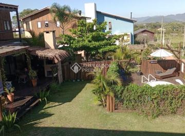 Casa · 281m² · 8 Quartos · 4 Casas com Piscina em Terreno de 944,59 m² na Praia do Rosa, Imbituba/SC