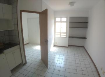 Foto 01 · Arvoredo Imóveis vende ótima kit com armários, divisória, ar-condicionado, e vaga de garagem coberta