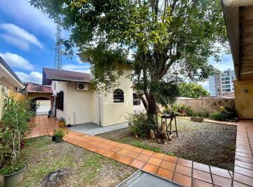 Foto 01 · Casa Plana Averbada com 4 dormitórios à venda no Bairro Floresta - Joinville -SC  176m2 área constru
