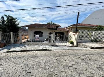 Foto 01 · Casa Plana Averbada com 4 dormitórios à venda no Bairro Floresta - Joinville -SC 176m2 área constru
