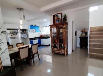 Casa de 3 quartos, Osasco · Casa com 115 m² e 3 quartos à venda em Jardim das Flores