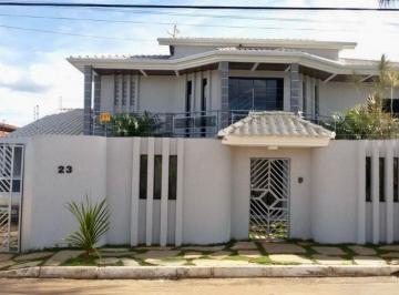 Casa de 5 quartos, Vicente Pires · Casa Sobrado de 5 Quartos com Piscina na Rua 5 – Vicente Pires