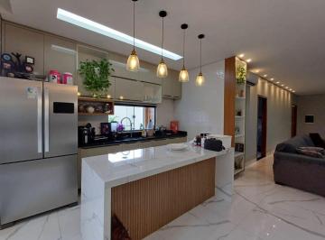 Casa de 4 quartos, Manaus · DÚPLEX A VENDA CONDOMÍNIO ESTORIL COM 4 SUÍTES SEMI-MOBILIADA ÓTIMA LOCALIZAÇÃO.