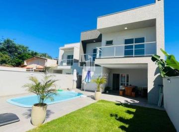 Casa · 187m² · 4 Quartos · 2 Vagas · Sobrado Mobiliado Com Piscina A Poucos Metros do Mar