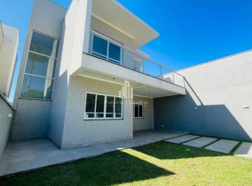 Casa · 142m² · 3 Quartos · 2 Vagas · Sobrado Com Piscina A 250 Metros do Mar