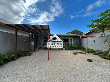 Casa · 62m² · 2 Quartos · 4 Vagas · Oportunidade casa no Rio Vermelho em rua calçada