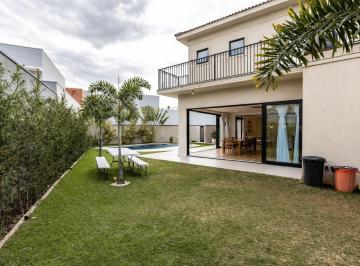 Casa de alto padrão à venda em Indaiatuba – Sofisticação e conforto em cada deta · Casa de Alto Padrão Mobiliada com Piscina Aquecida e Spa em Indaiatuba