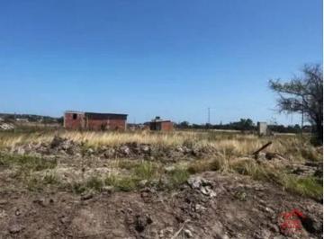 Terreno · 450m² · Terreno em Araruama – 450m² | Próximo à Praia do Gavião | R$30.000