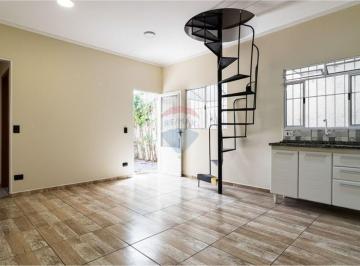 Casa · 70m² · 2 Quartos · Sobrado à venda no Centro da cidade: O Equilíbrio Perfeito entre Praticidade e Conforto!