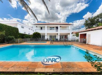 Casa de 4 quartos, Brasília · CASA SHIS QI 07 LAGO SUL COM 4 SUITES COM ILUMINAÇÃO NATURAL GARAGEM COBERTA PARA 8 CARROS.