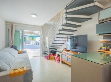 01sala_005_destaque · Casa de 73m² com 2 quartos sendo 1 suíte na Armação