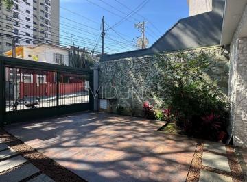 Casa · 270m² · 3 Quartos · 5 Vagas · Seu Novo Lar: Sobrado Charmoso com Espaço, Segurança e Varanda Privativa