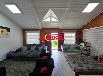 Casa · 221m² · 3 Quartos · 2 Vagas · Sobrado à locação com 221m², 3 quartos, suíte, 2 vagas no Jardim City - Guarulhos/SP Por R$ 11.200