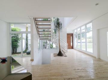 Casa · 745m² · 4 Quartos · 5 Vagas · Jardim Guedala: Casa excelente e segurança ao lado da Praça George Saville Dodd!
