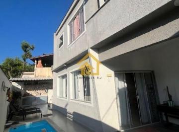 Foto 02 · Casa na Freguesia, Ilha do Governador: 5 Quartos, 2 Banheiros, 151m² - Área Gourmet com Piscina e Ch