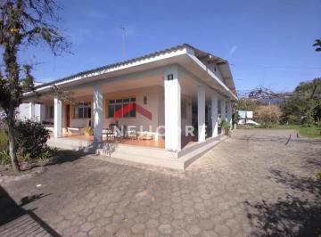 Casa · 240m² · 4 Quartos · 7 Vagas · Casa em  Rua Papa Pio Xii - Centro - Peruíbe/SP
