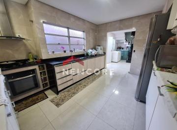 Casa · 253m² · 4 Quartos · 2 Vagas · Sobrado em Rua Bahia - Vila Lucinda - Santo André/SP