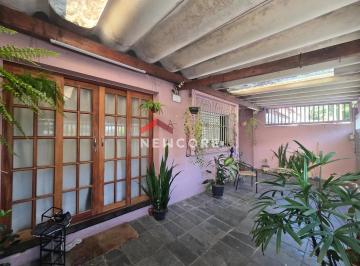 Casa · 240m² · 4 Quartos · 3 Vagas · Casa em Rua Doutor Júlio Prestes - Vila Valença - São Vicente/SP