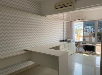 749ec494367797bccfa9177387ddbb77f1d65b94 · Sala de 74 m² para Alugar no Centro de Florianópolis,