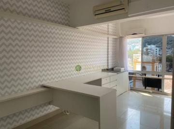 02ca1ec075d0390f7ea8a6a998aa95b562d8146f · Sala de 74 m² para Alugar no Centro de Florianópolis,