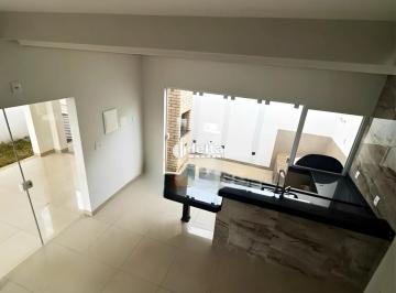 Casa · 180m² · 3 Quartos · 2 Vagas · Casa residencial com 3 quartos sendo 1 suíte disponível para venda no bairro Novo Mundo em Uberlândi