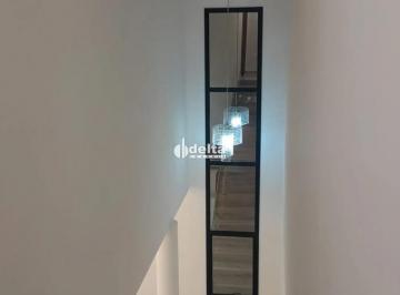 Casa · 150m² · 3 Quartos · 2 Vagas · Casa residencial com 3 quartos sendo 1 suíte disponível para venda no bairro Dona Zulmira em Uberlân
