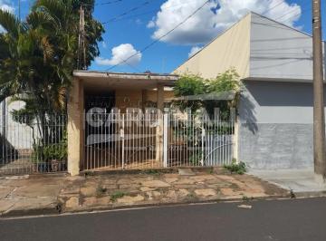 Casa · 150m² · 3 Quartos · 1 Vaga · Imóvel paralelo com a Avenida Sallum Vila Prado em São Carlos.
