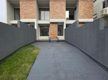 Casa · 80m² · 2 Quartos · 2 Vagas · Sobrado em Areias