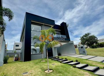 Casa · 300m² · 4 Quartos · 2 Vagas · Sobrado de 4 suítes no Condomínio Vale Verde