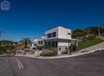 Casa · 214m² · 3 Quartos · 2 Vagas · Casa Nova de Alto Padrão!