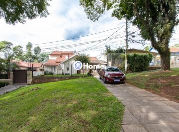 Casa · 200m² · 4 Quartos · 2 Vagas · Casa de 4 dormitórios, 2 suítes, piscina, pátio e 2 vagas de garagem.