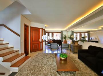 Casa · 285m² · 3 Quartos · 3 Vagas · Casa de 3 dormitórios, 3 vagas e pátio com piscina bairro Chácara das Pedras.