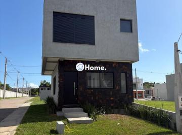 Casa · 99m² · 3 Quartos · 3 Vagas · Casa à venda - na Vila Nova
