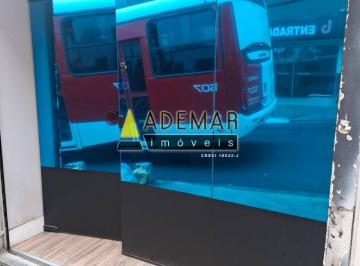 Casa · 210m² · 2 Quartos · Excelente casa com salão comercial em frente do shopping Serraria