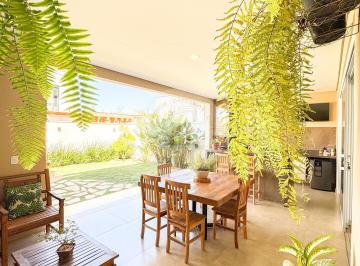 Casa · 172m² · 3 Quartos · 3 Vagas · Terras da Estância - Sobrado aconchegante com gourmet separado e ótimo espaço de quintal