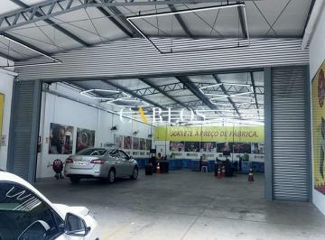 Comercial · 390m² · Lojão/ Galpão com frente recuada 390m² na Rua Jacuí no Bairro Graça
