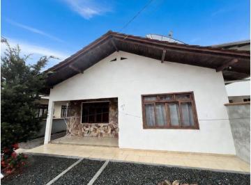 Casa · 6 Quartos · 4 Vagas · Casa  BENEDITO NOVO - SC