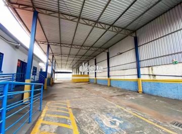 Comercial · 1100m² · 4 Vagas · Galpão disponível para locação no bairro Martins em Uberlândia-MG