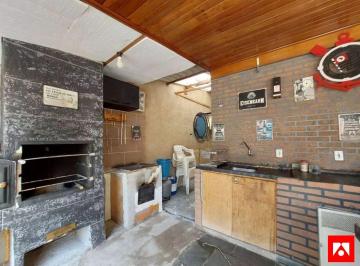 Casa · 161m² · 3 Quartos · 5 Vagas · Casa à venda no Jardim Thelja em Americana com 3 quartos e 5 vagas de garagem. 