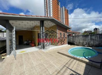 Casa · 360m² · 4 Quartos · 2 Vagas · Casa com 4 quartos sendo 2 suítes, bem localizado com posição nascente.