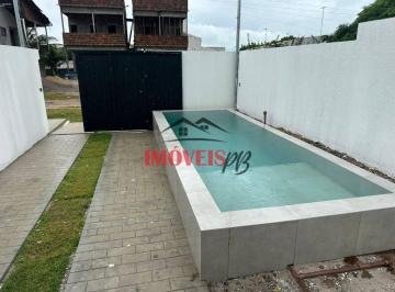 Casa · 3 Quartos · 2 Vagas · Casa na Praia de Jacumã a poucos metros da principal, com 3 quartos.